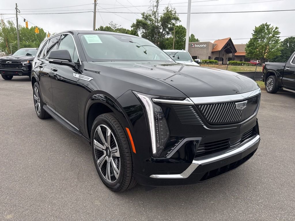 Used 2025 Cadillac Escalade IQ Luxury 2 w/ LPO, Premium Carpet Package AWD/4WD image 7