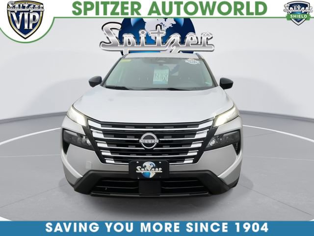 Used 2024 Nissan Rogue S image 3