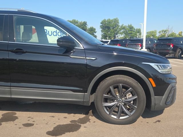 Used 2022 Volkswagen Tiguan SE AWD/4WD image 4