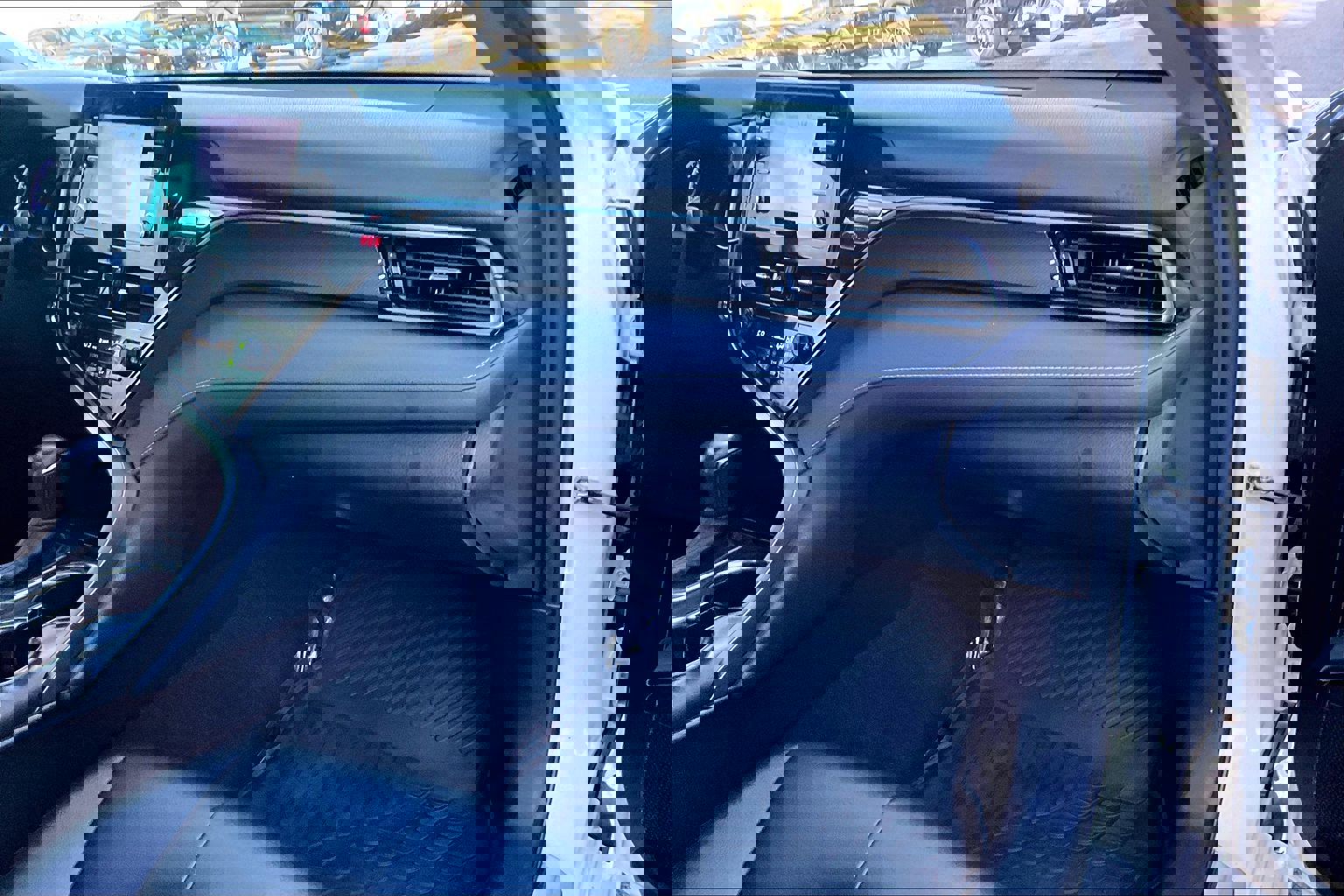 Used 2023 Toyota Camry SE w/ Convenience Package image 15