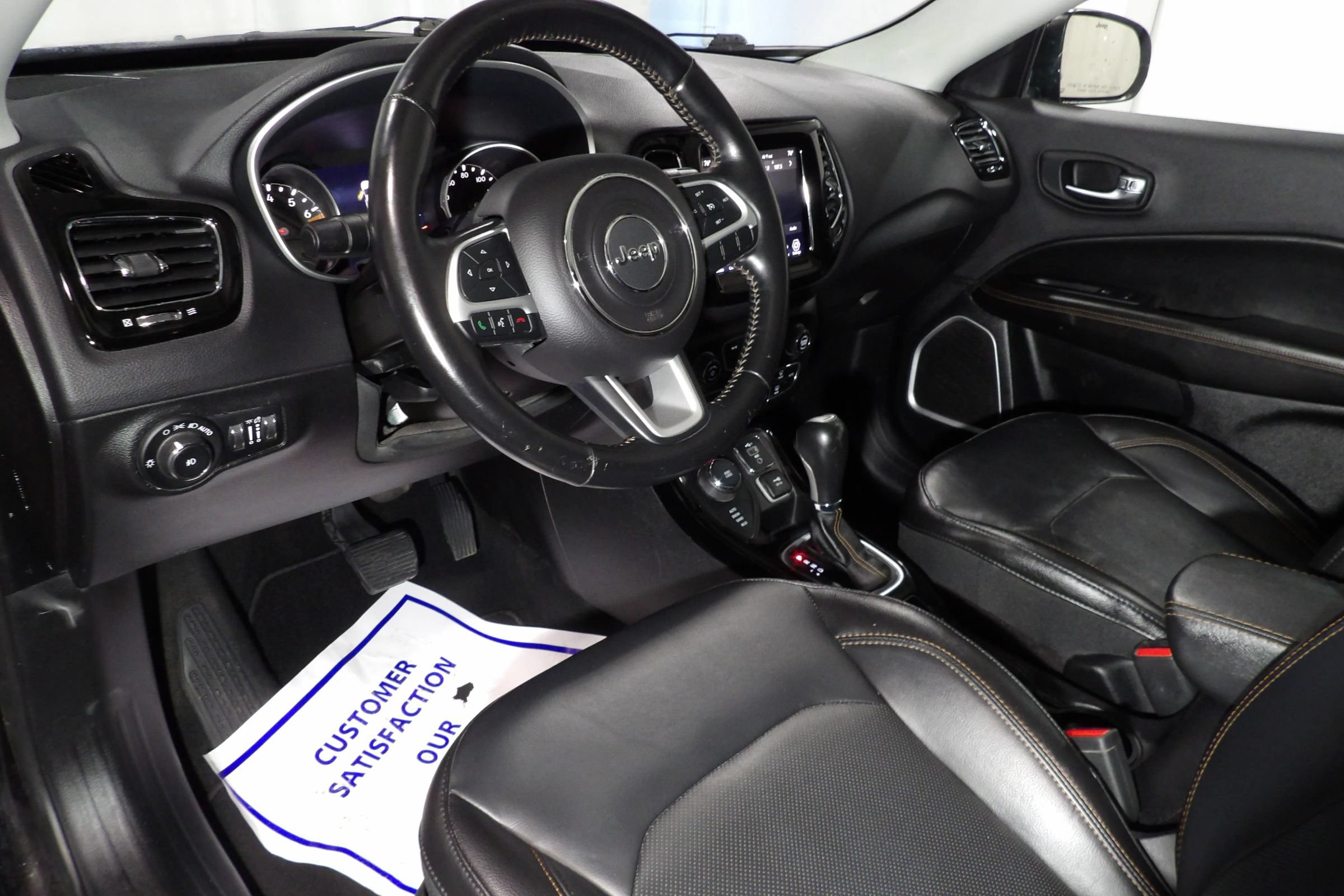 Used 2019 Jeep Compass Limited AWD/4WD image 10