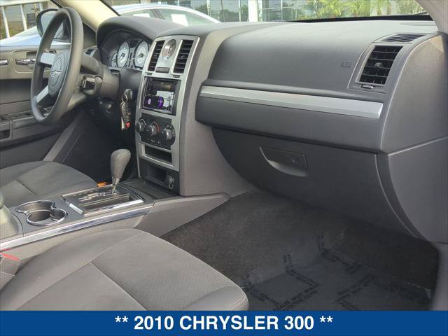Used 2010 Chrysler 300 Touring RWD image 20