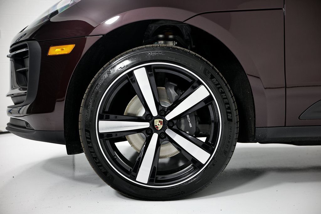 New 2026 Porsche Macan AWD/4WD image 10