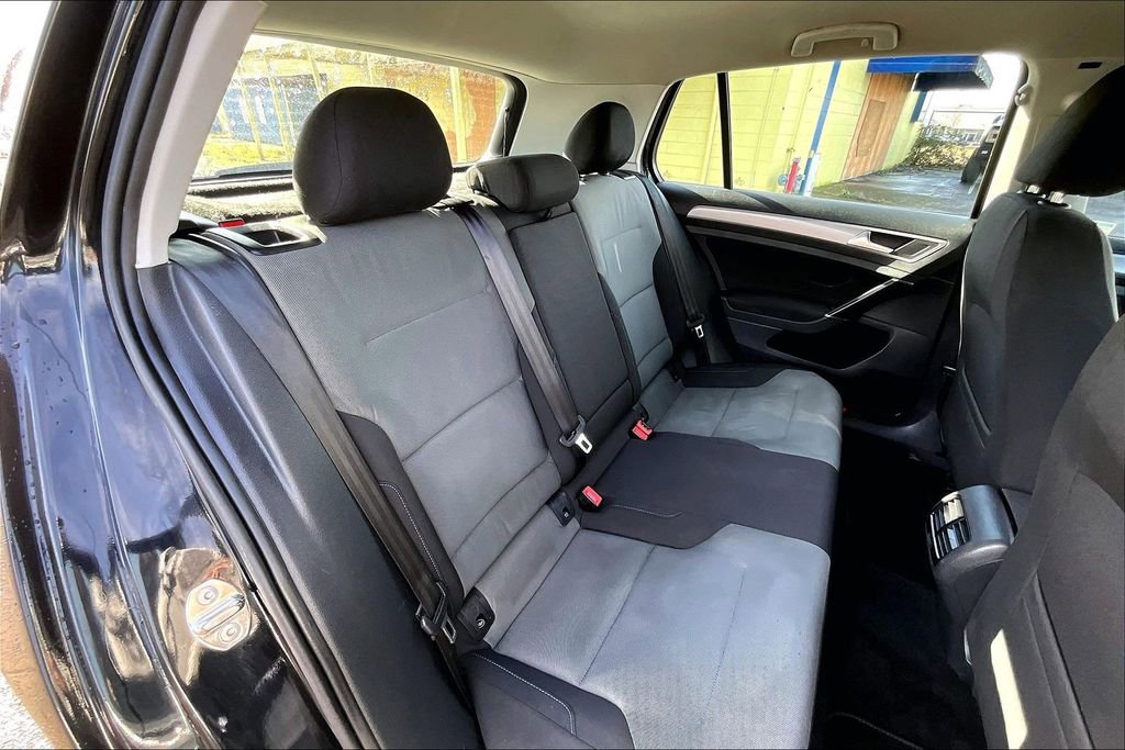 Used 2016 Volkswagen e-Golf SE w/ DC Fast Charging Package image 20