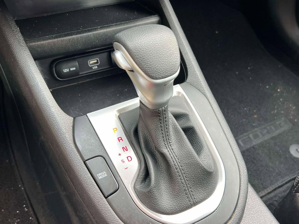 Used 2023 Kia Forte LXS w/ LXS Technology Package image 28