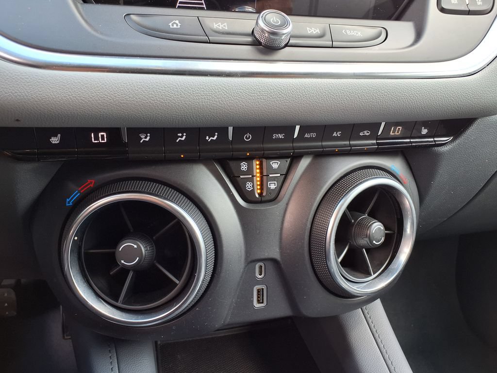 Used 2020 Chevrolet Blazer LT FWD image 27