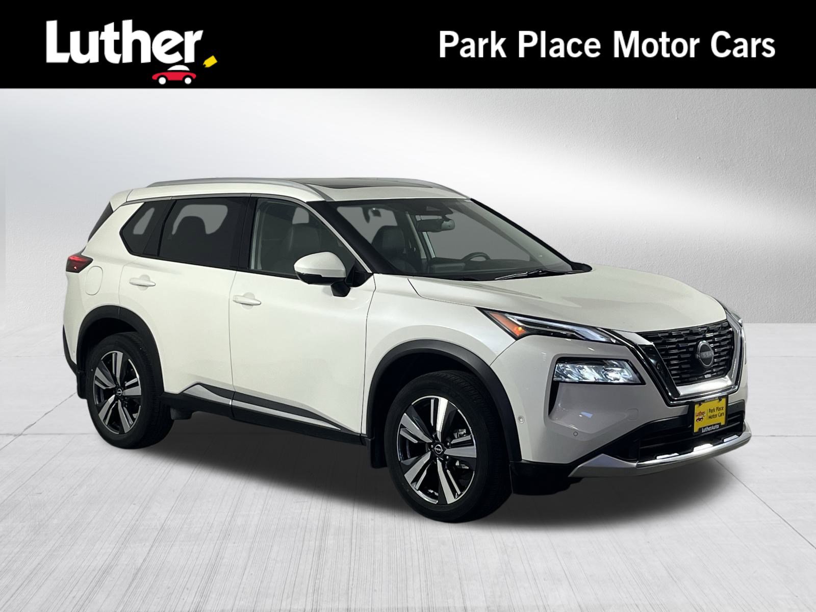 Used 2023 Nissan Rogue Platinum image 1