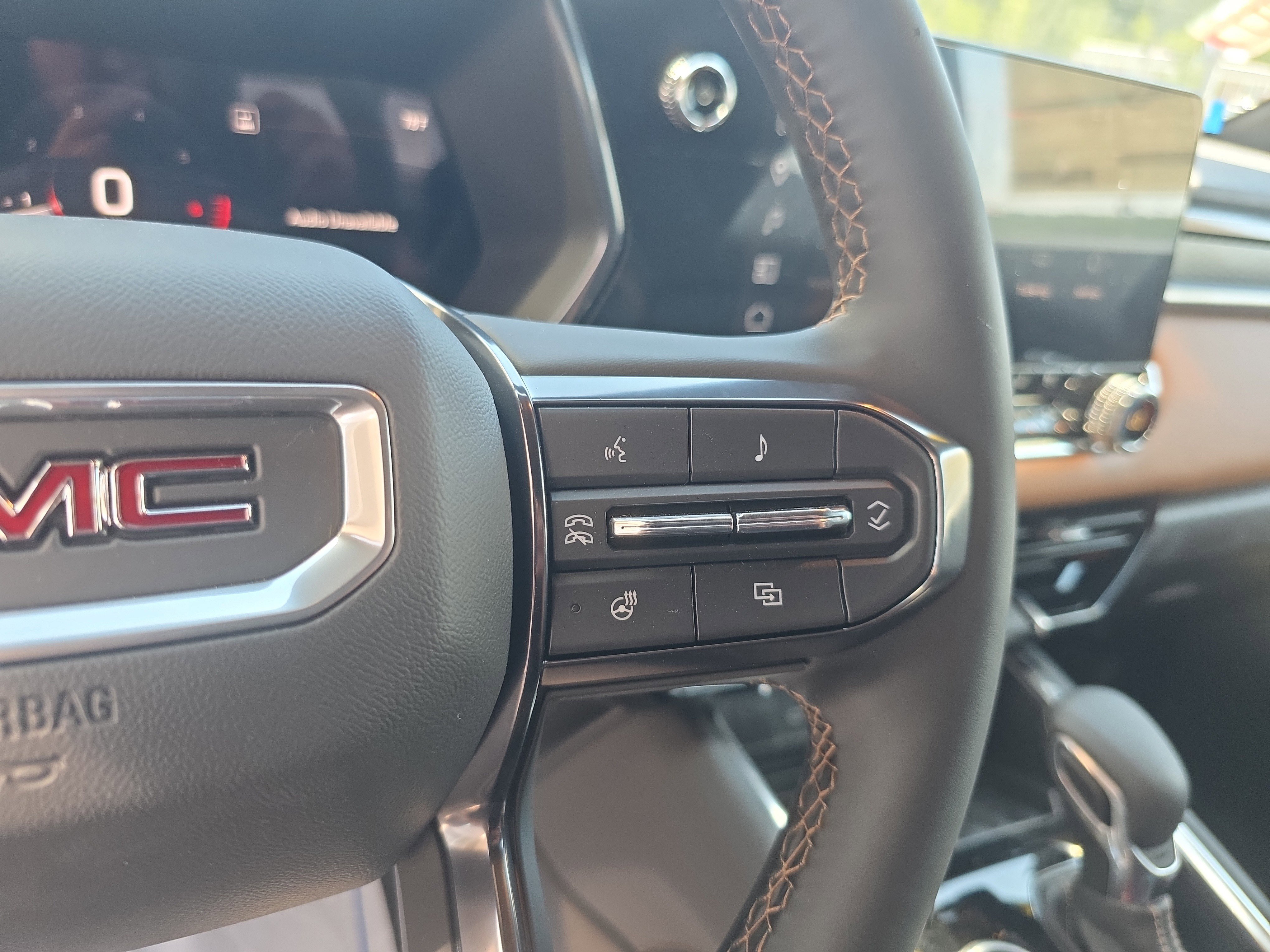 New 2025 GMC Canyon AT4 w/ Nightfall Edition image 20