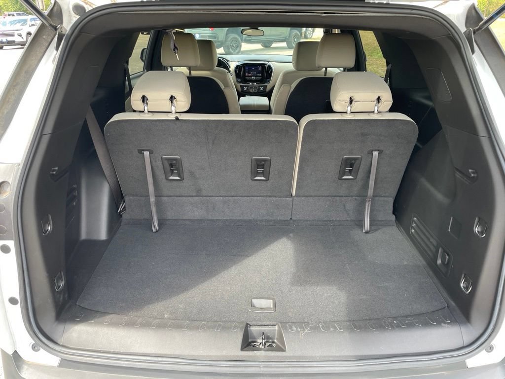 Used 2022 Chevrolet Traverse LT FWD image 40