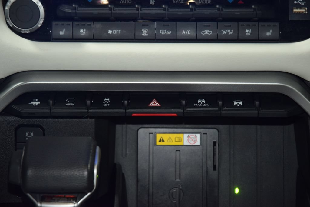 Used 2022 Toyota Tundra Capstone AWD/4WD image 31