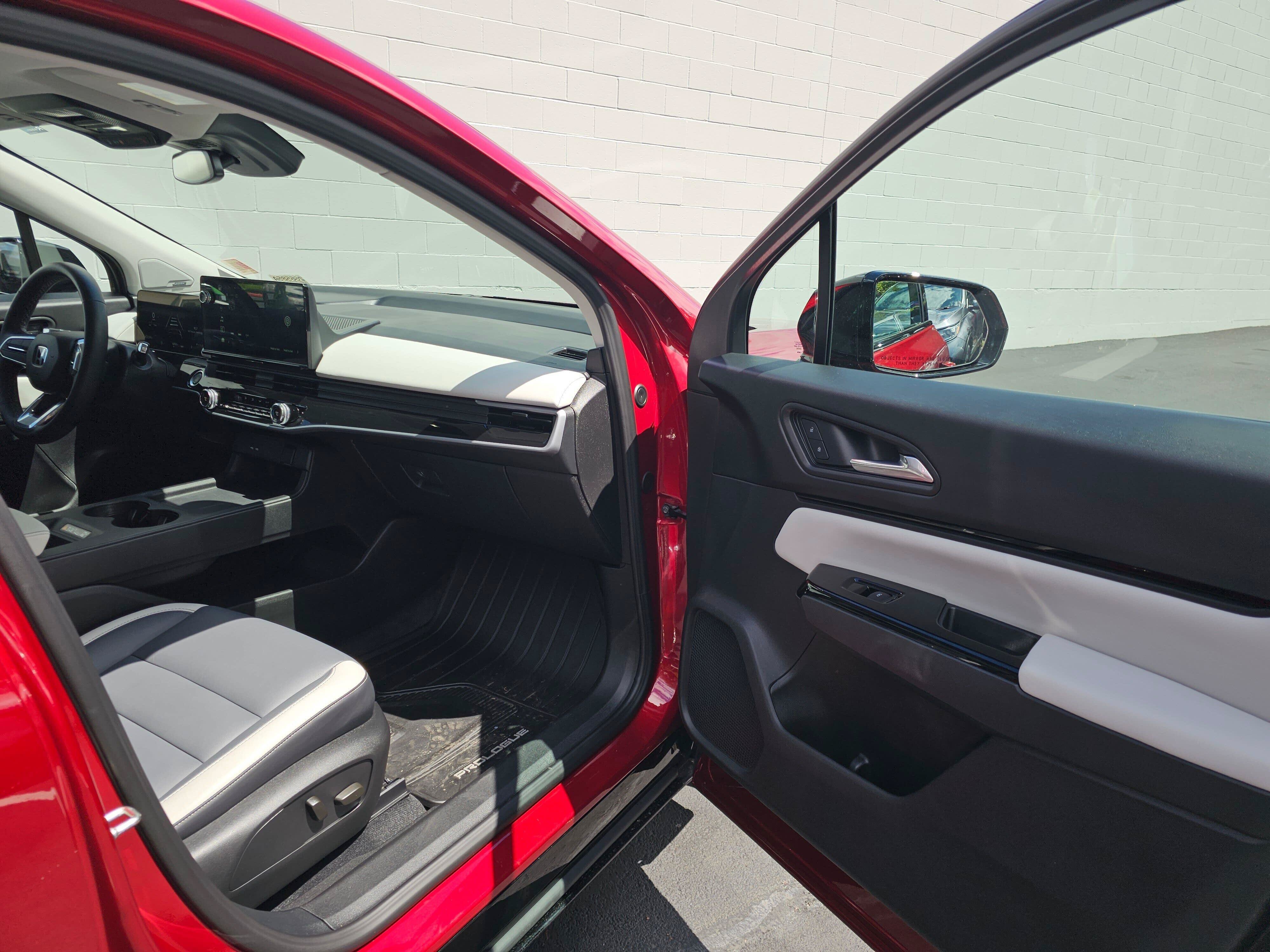 Used 2025 Honda Prologue Touring image 11