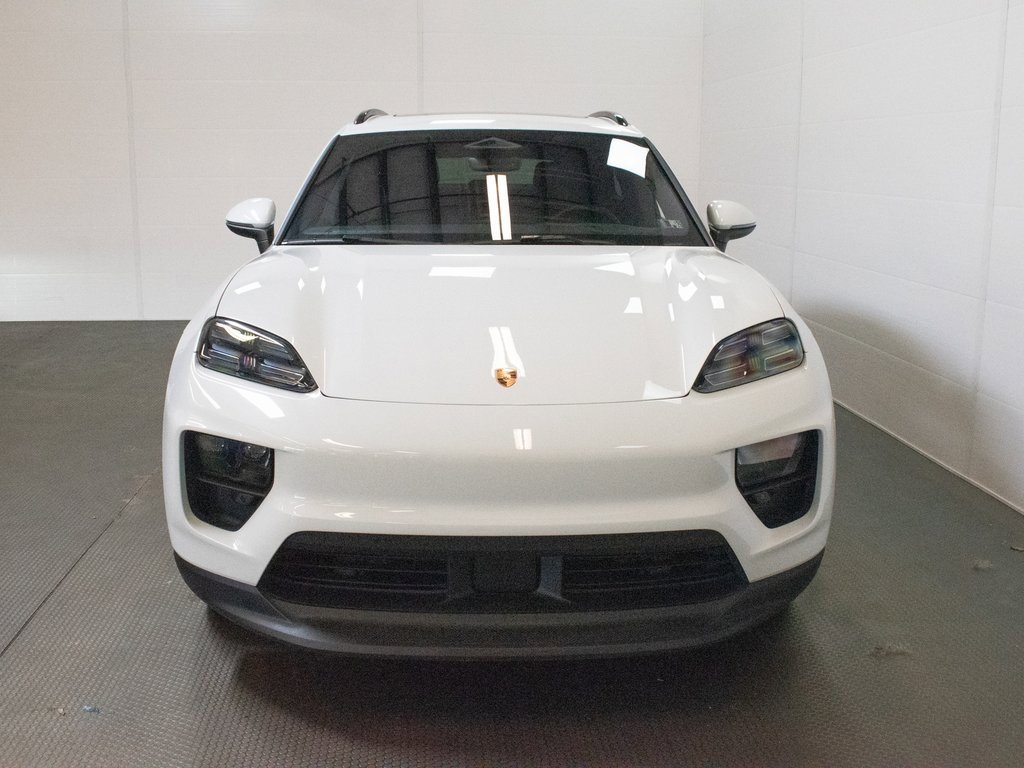 Certified 2025 Porsche Macan 4 Electric image 7