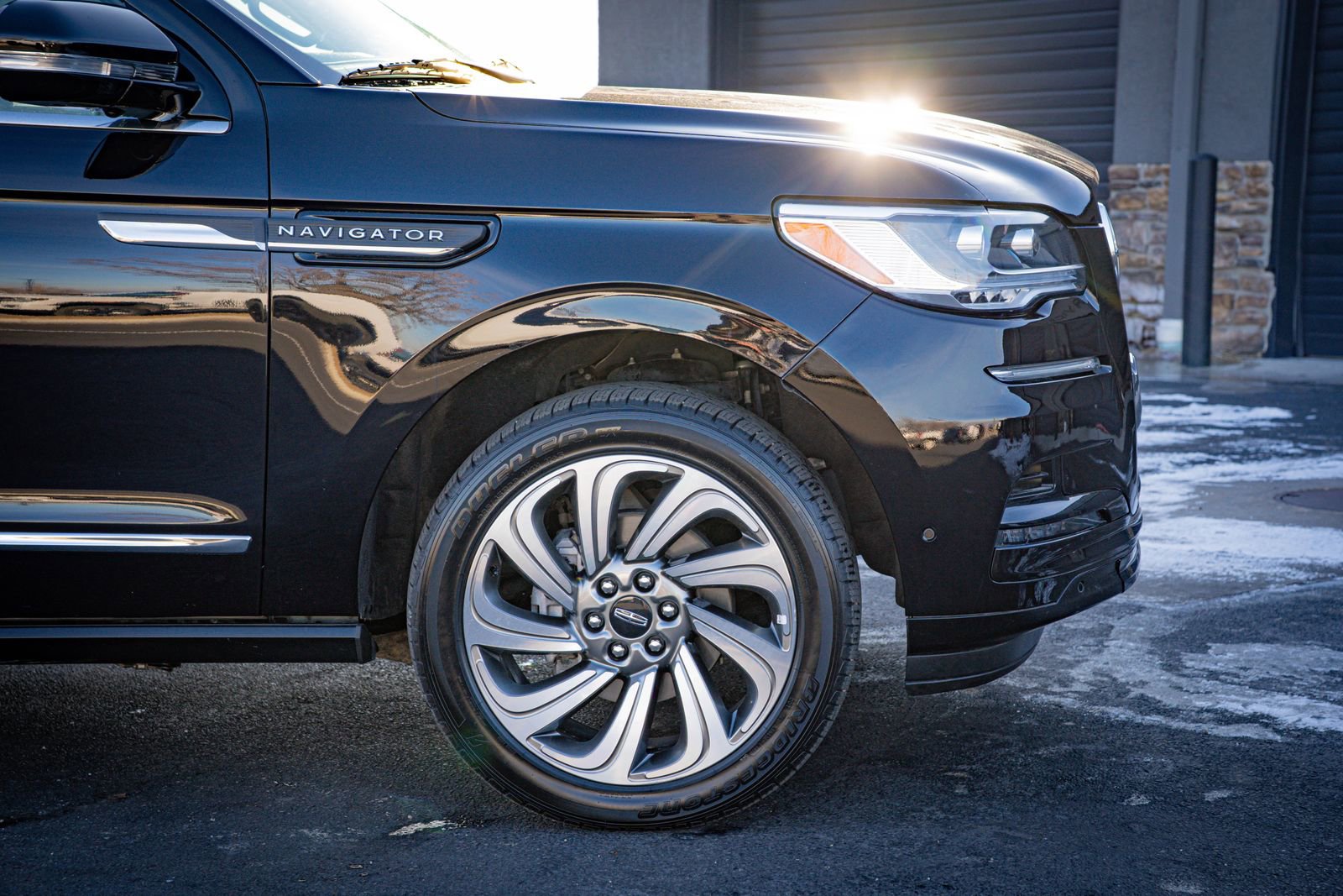 Used 2024 Lincoln Navigator Reserve image 4