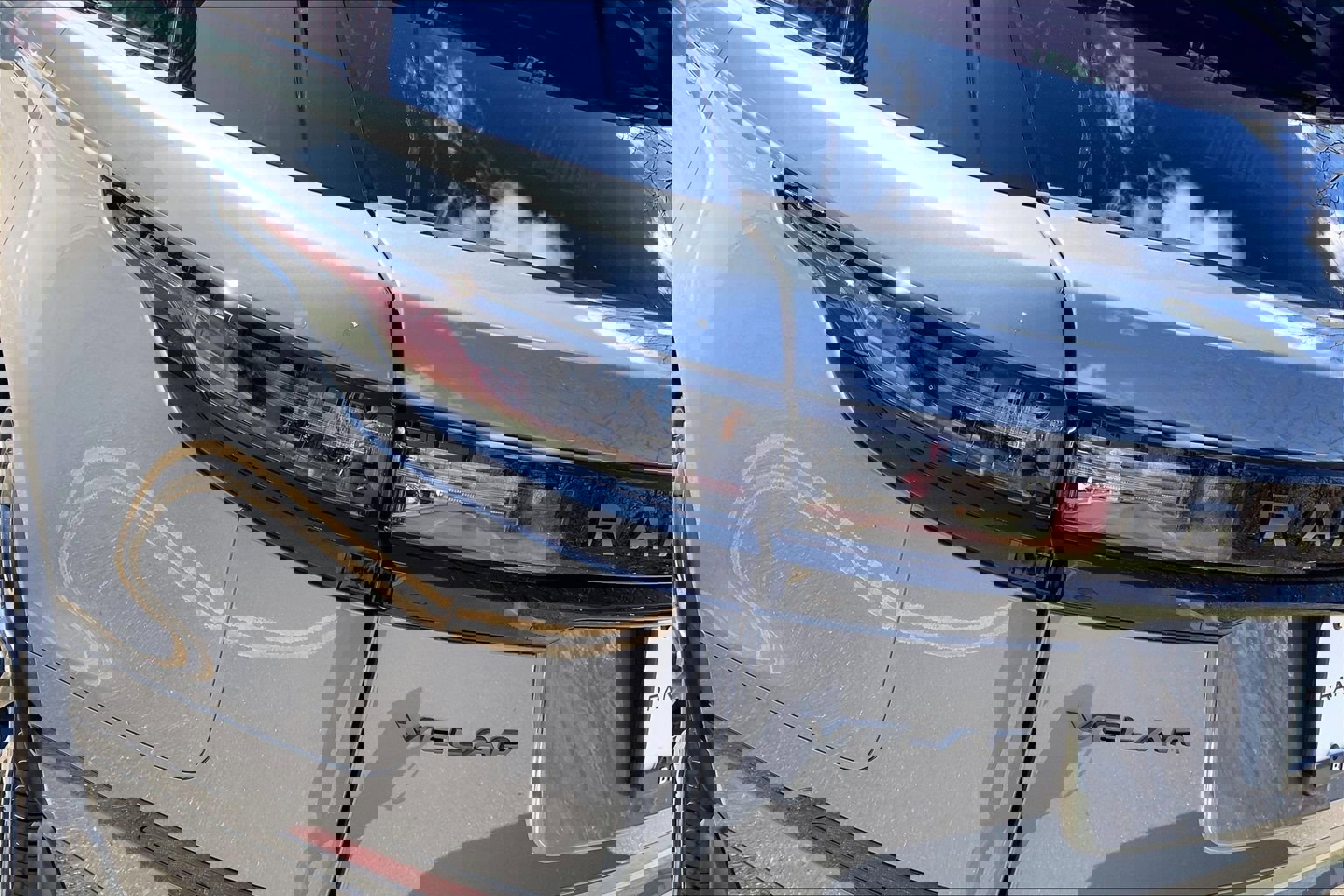 New 2026 Land Rover Range Rover Velar Dynamic SE image 14