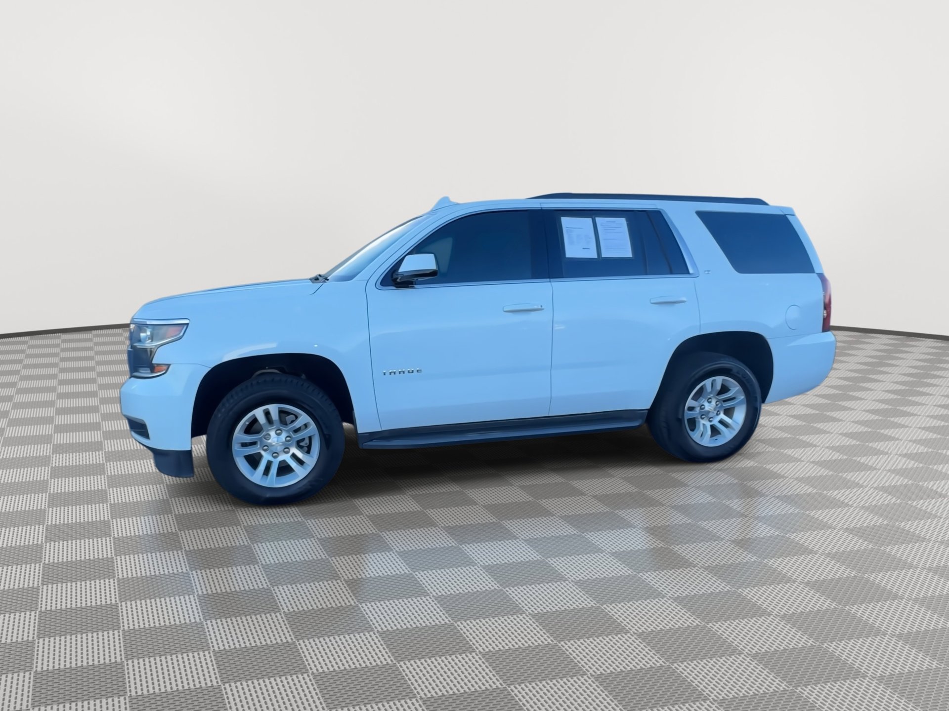 Used 2018 Chevrolet Tahoe LT w/ Luxury Package image 5
