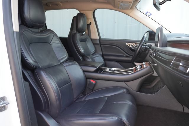 Used 2020 Lincoln Aviator Reserve w/ Equipment Group 202A AWD/4WD image 16