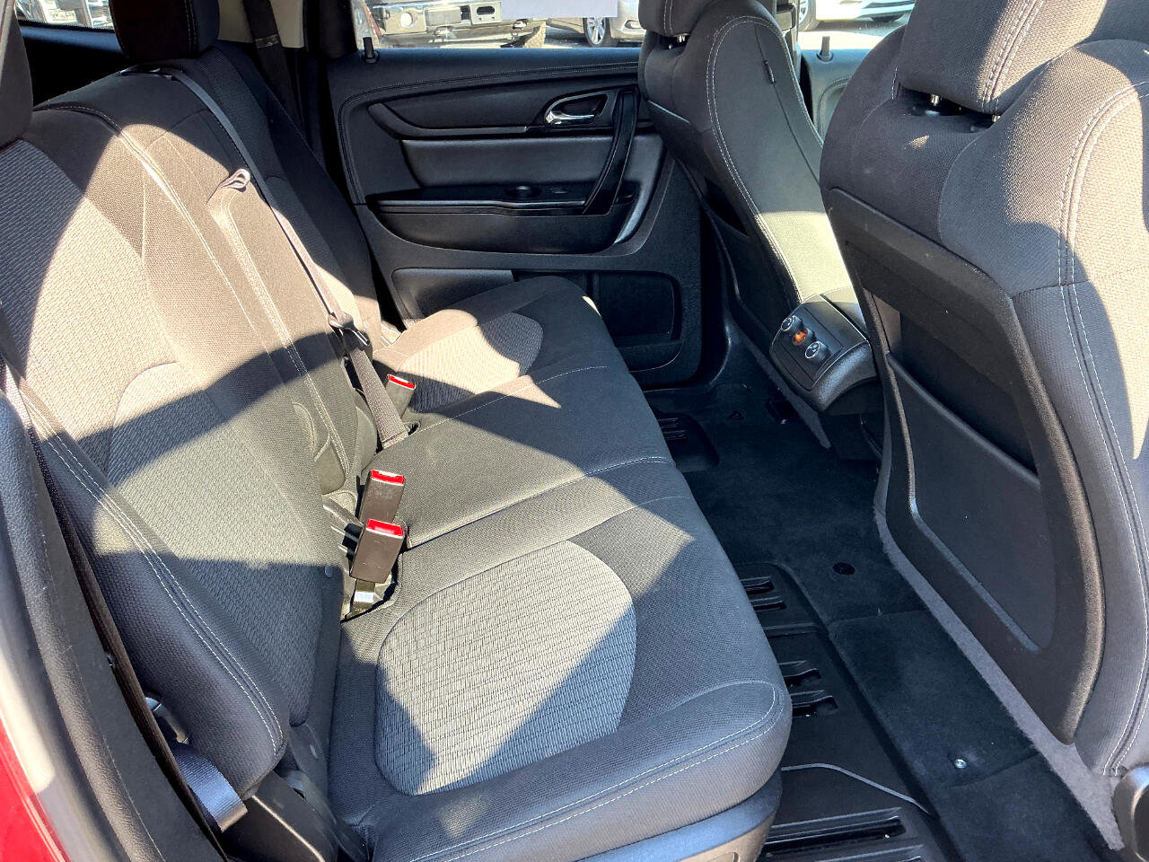 Used 2017 Chevrolet Traverse LT w/ Style and Technology Package image 11