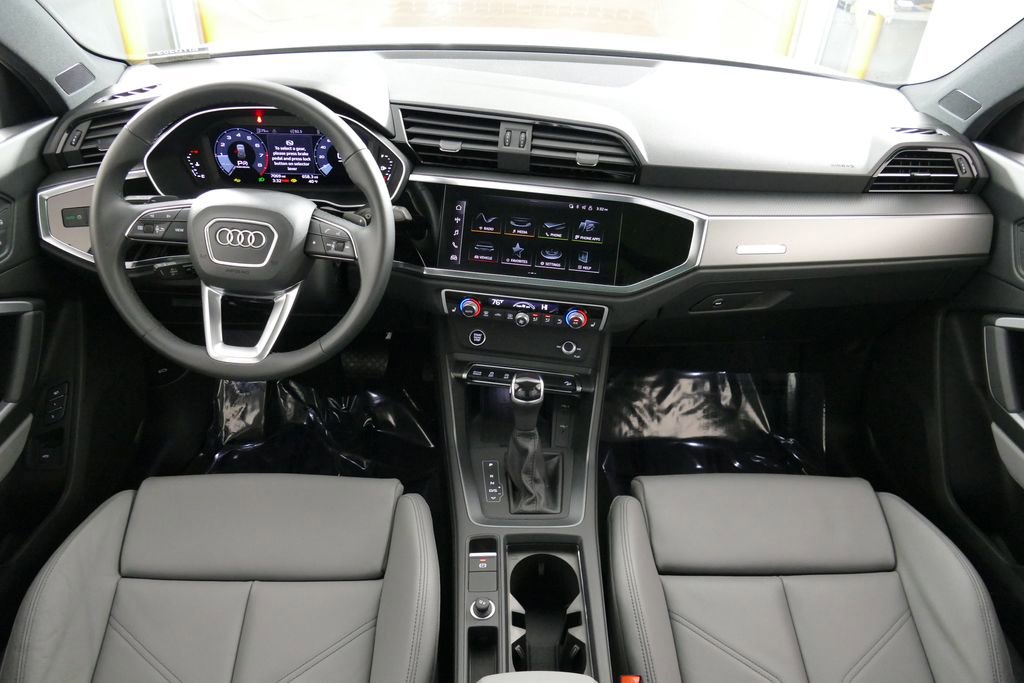 Used 2025 Audi Q3 2.0T Premium image 9