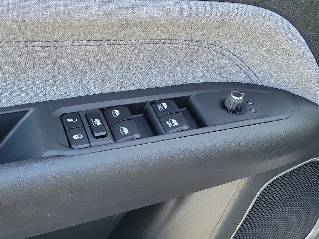 Used 2026 Jeep Compass Latitude AWD/4WD image 24