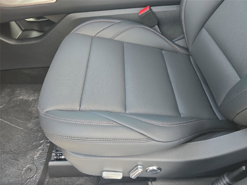 New 2026 Lincoln Nautilus Premier AWD/4WD image 14