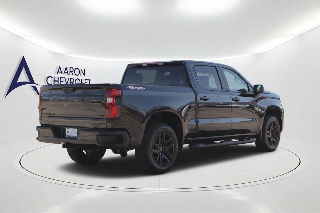 New 2026 Chevrolet Silverado 1500 Custom w/ Turbomax Blackout Package AWD/4WD image 4