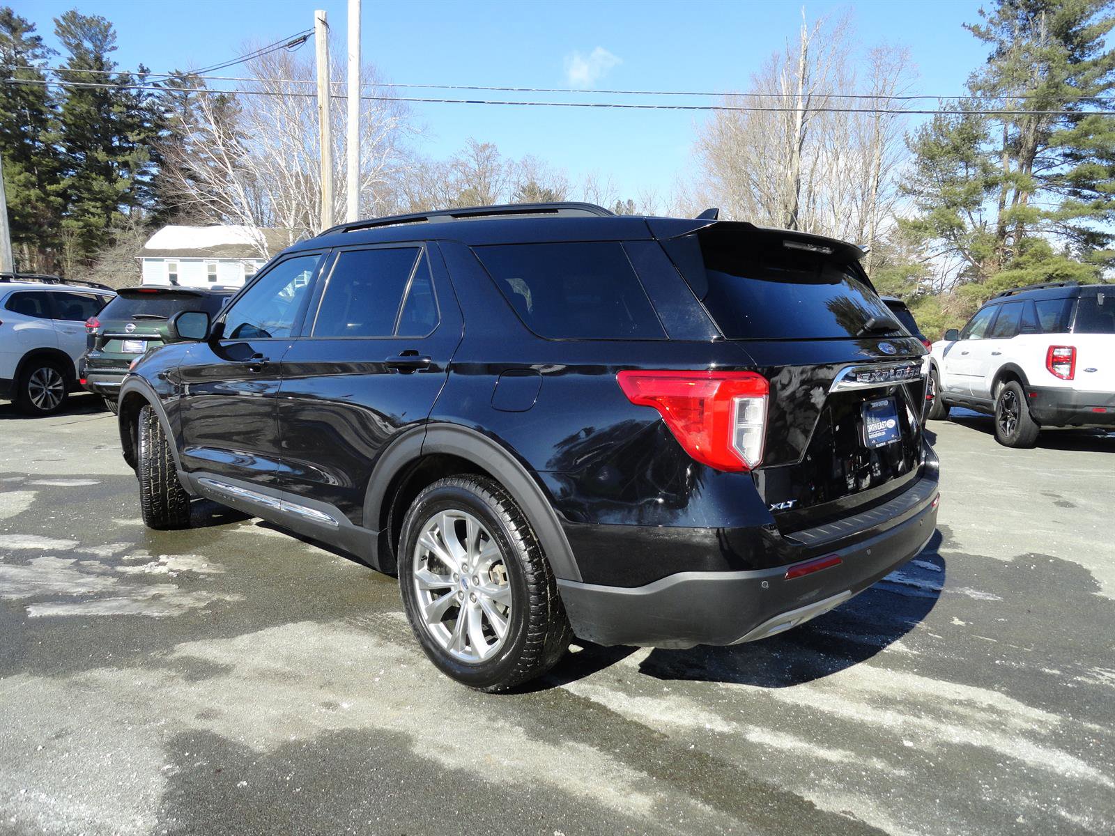 Certified 2020 Ford Explorer XLT w/ Equipment Group 202A AWD/4WD image 7
