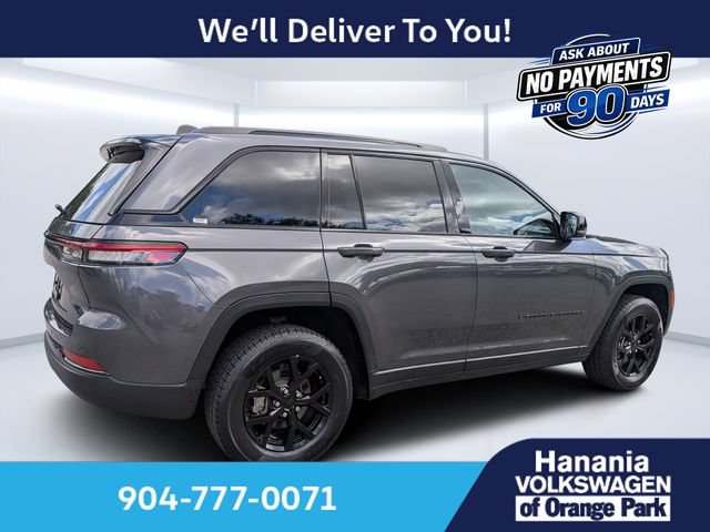 Used 2024 Jeep Grand Cherokee Altitude RWD image 3