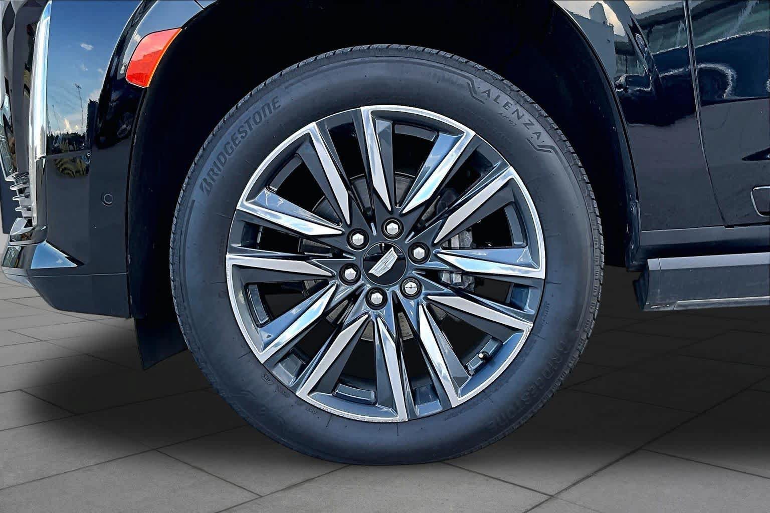 Used 2023 Cadillac Escalade ESV Sport Platinum AWD/4WD image 11