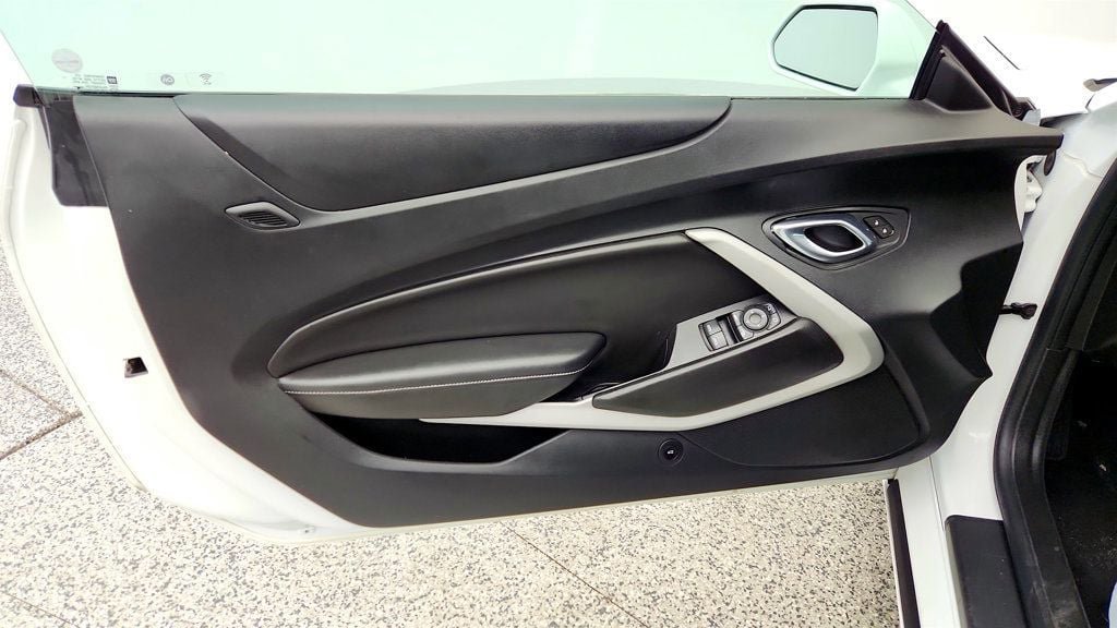 Used 2020 Chevrolet Camaro LT RWD image 11