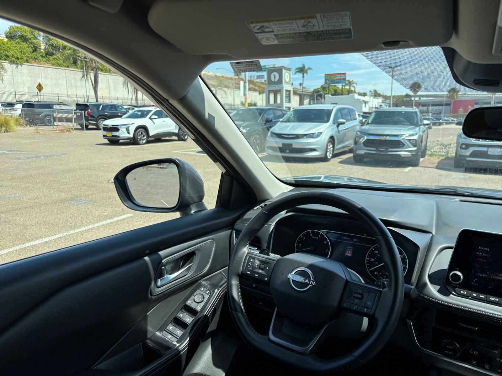 Used 2025 Nissan Rogue SV FWD image 35