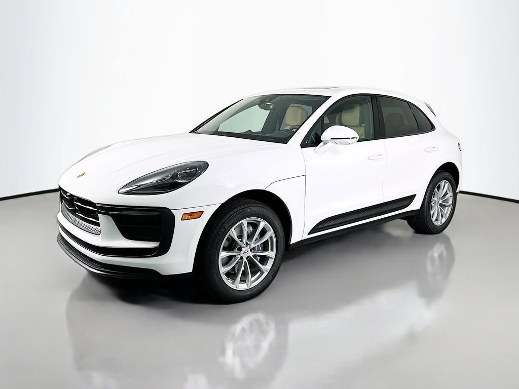 Used 2025 Porsche Macan image 1
