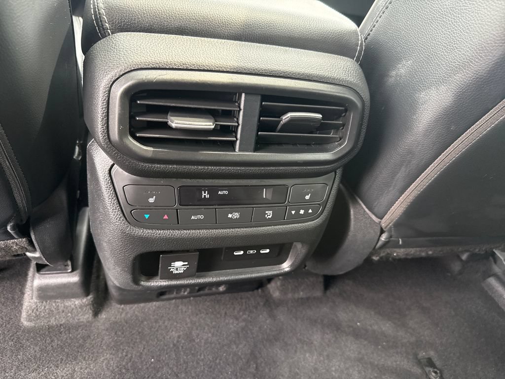 Used 2024 Honda Pilot Elite image 23