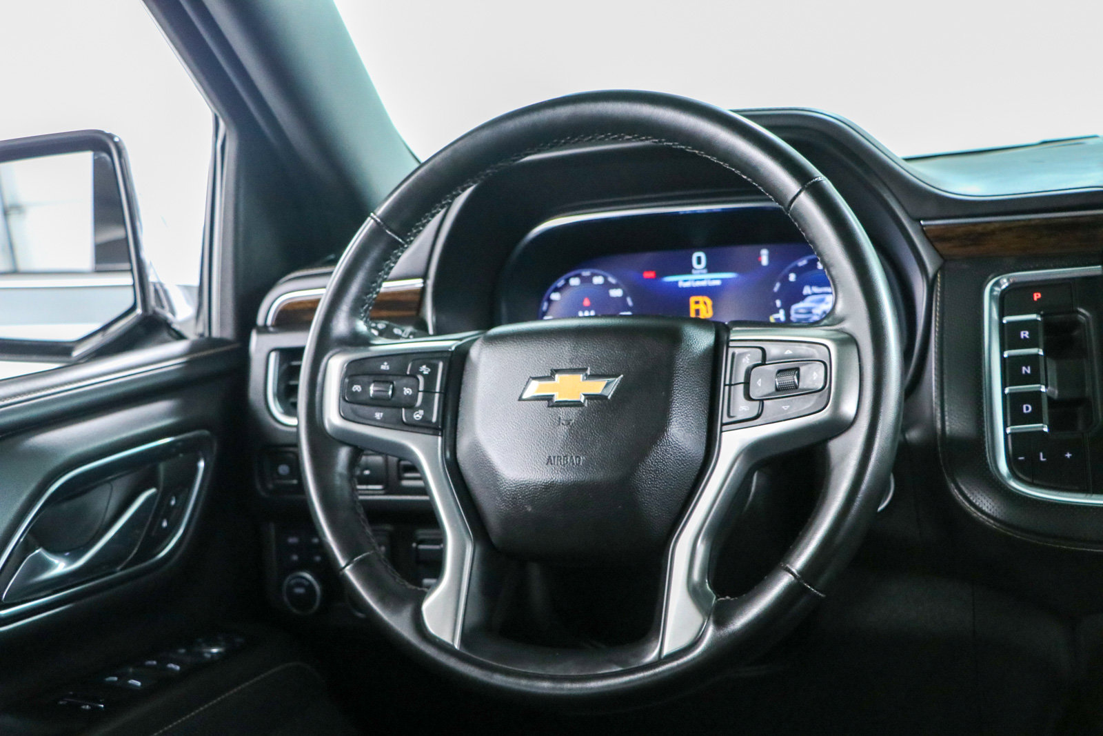 Used 2023 Chevrolet Tahoe Premier w/ Max Trailering Package AWD/4WD image 13