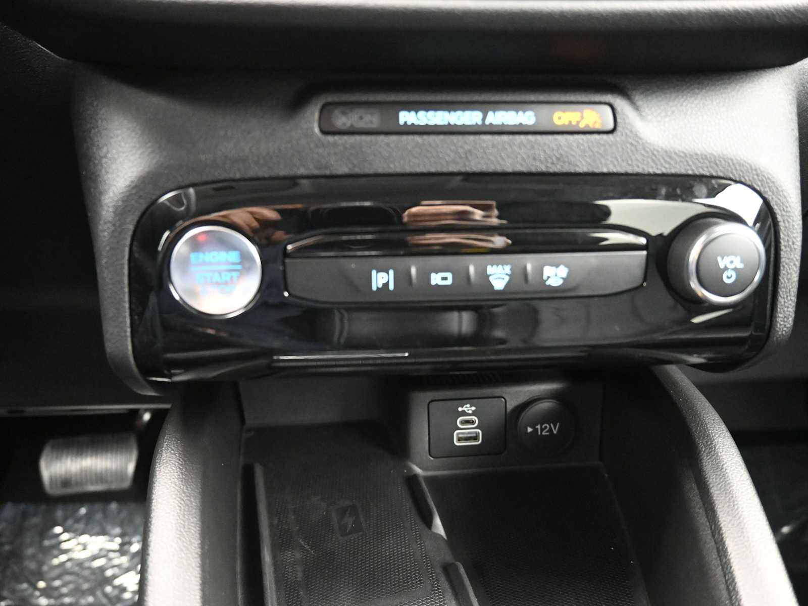 Used 2025 Ford Escape SE w/ PHEV Premium Package image 21