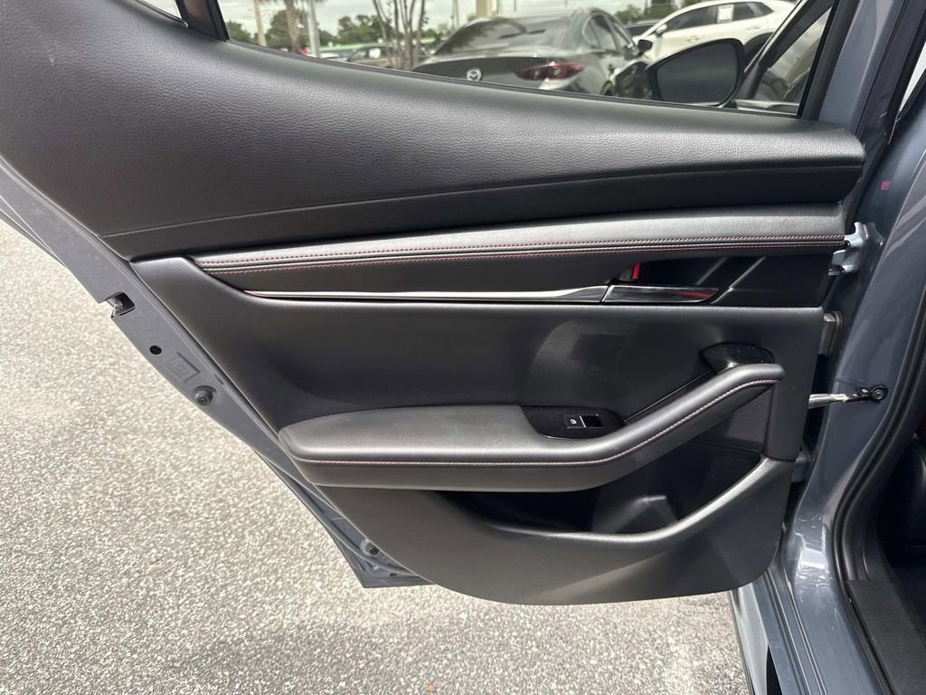 Used 2023 MAZDA MAZDA3 s image 13