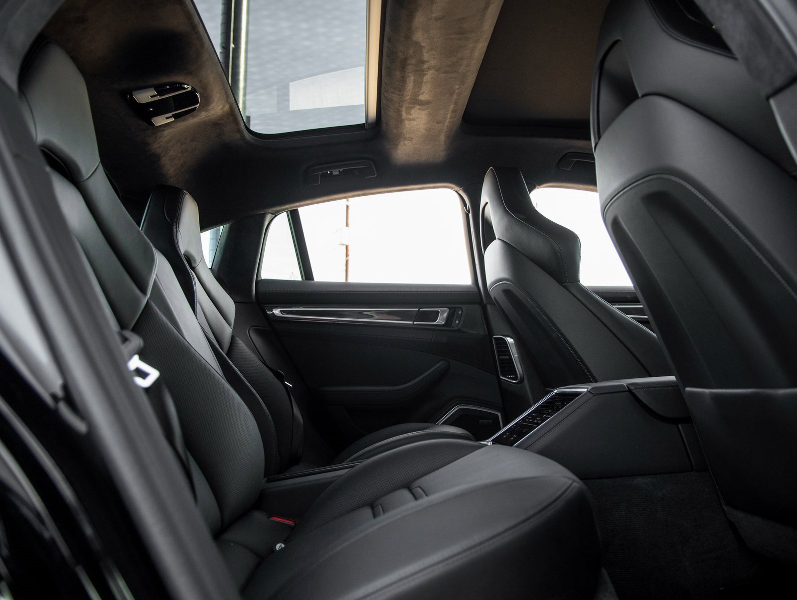 Certified 2023 Porsche Panamera GTS image 37