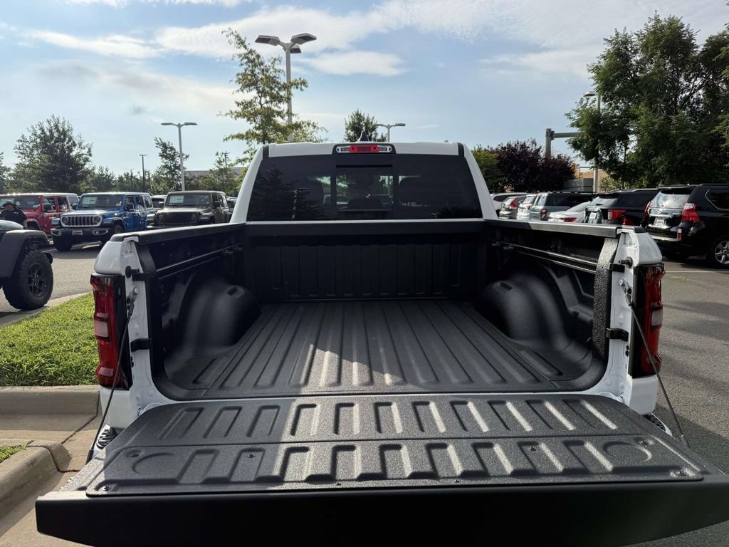New 2027 RAM 1500 Express AWD/4WD image 32