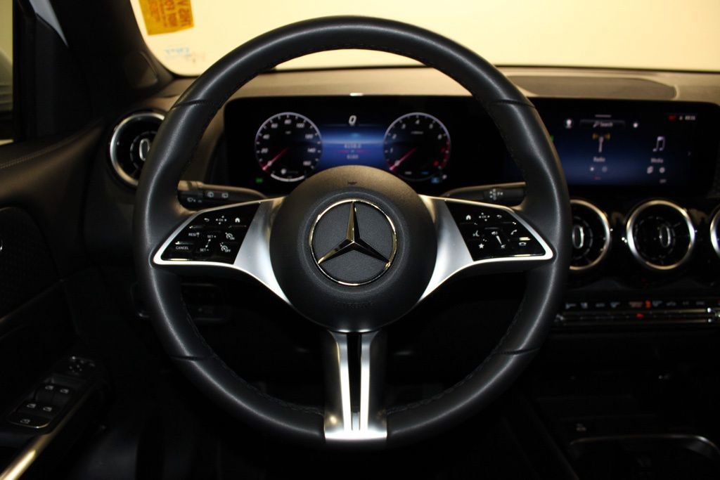 Certified 2026 Mercedes-Benz GLB 250 4MATIC image 21