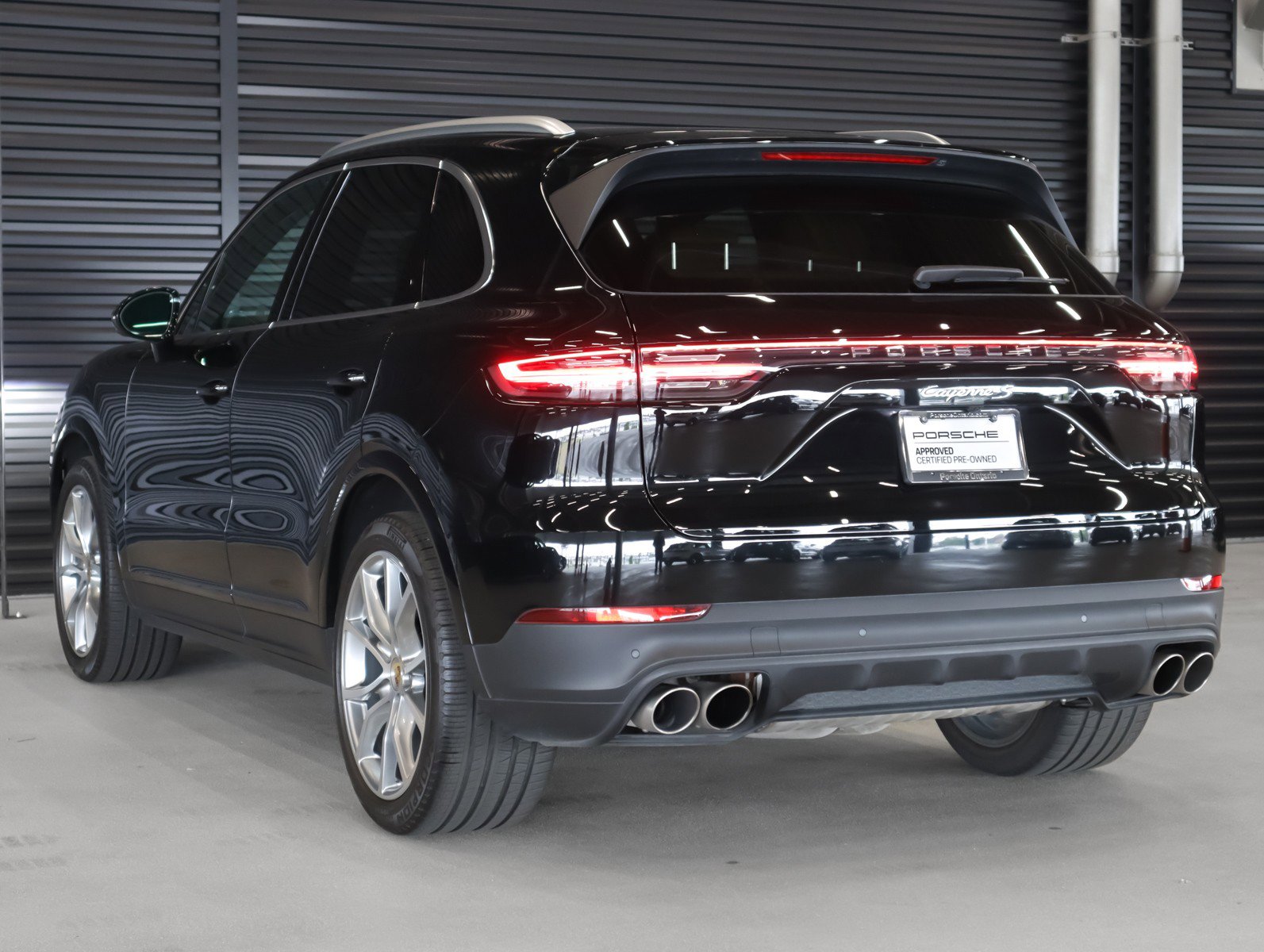 Certified 2023 Porsche Cayenne S AWD/4WD image 3
