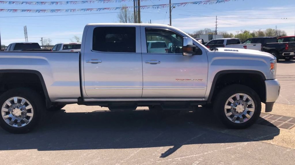 Used 2018 GMC Sierra 2500 Denali w/ Duramax Plus Package AWD/4WD image 9