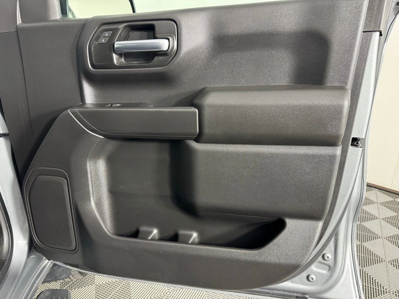 Used 2025 Chevrolet Silverado 1500 Custom Trail Boss AWD/4WD image 29