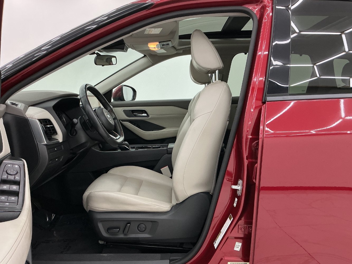 Used 2021 Nissan Rogue SV w/ Premium Package AWD/4WD image 14