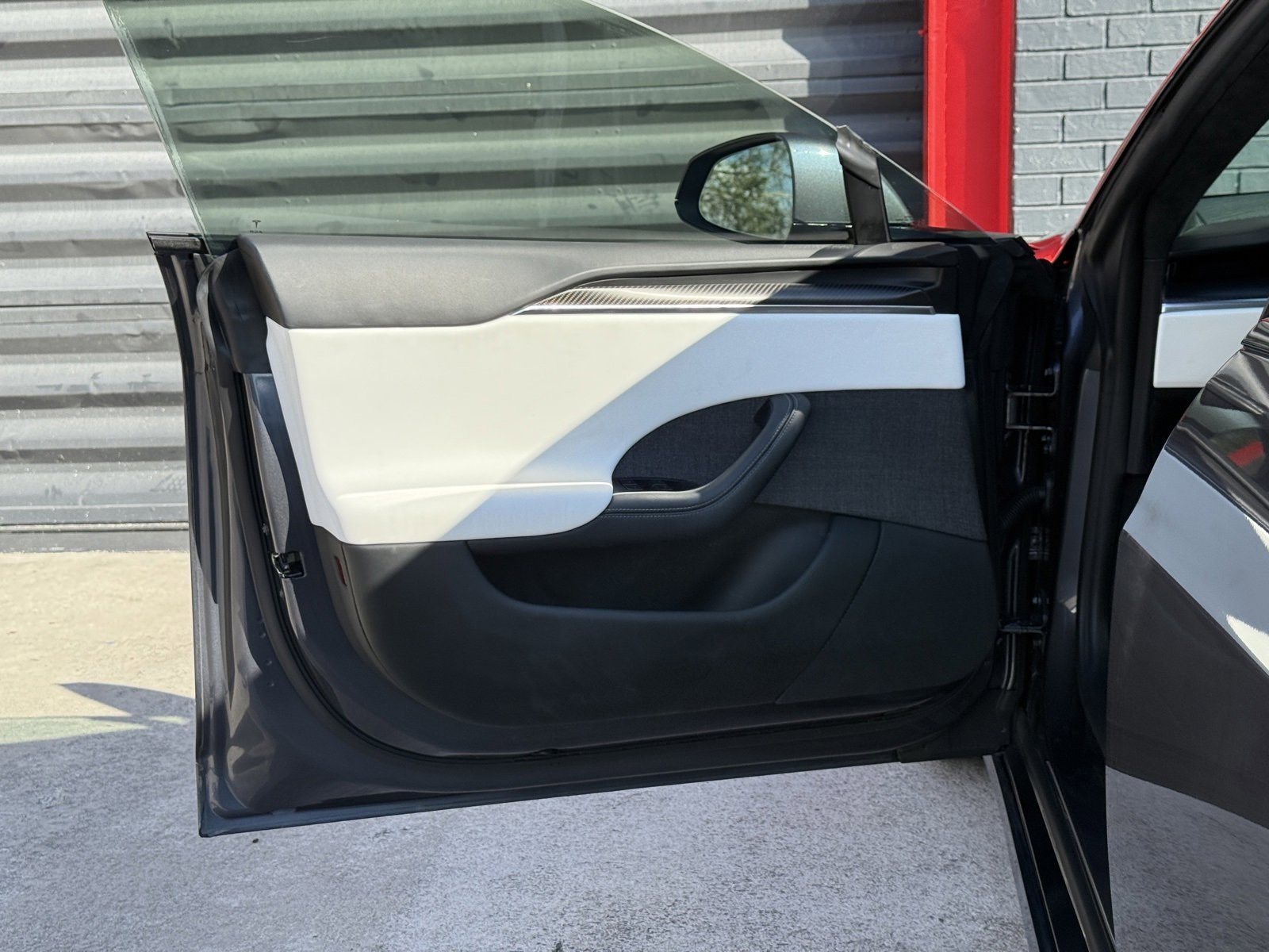 Used 2021 Tesla Model S Plaid image 9