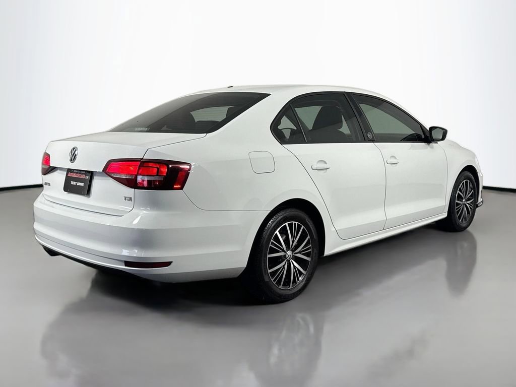 Used 2018 Volkswagen Jetta SE FWD image 5
