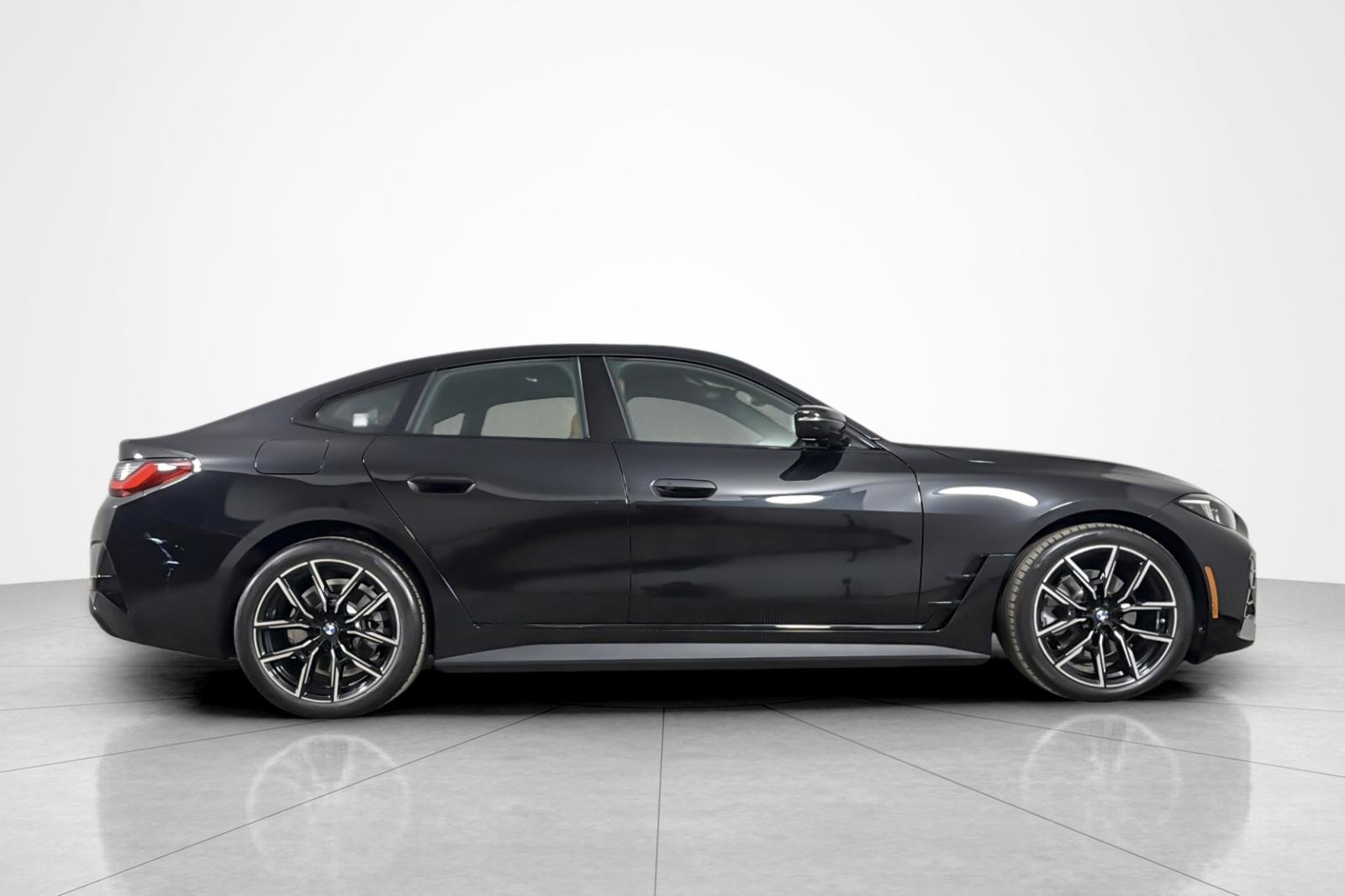 Used 2025 BMW i4 eDrive40 RWD image 6