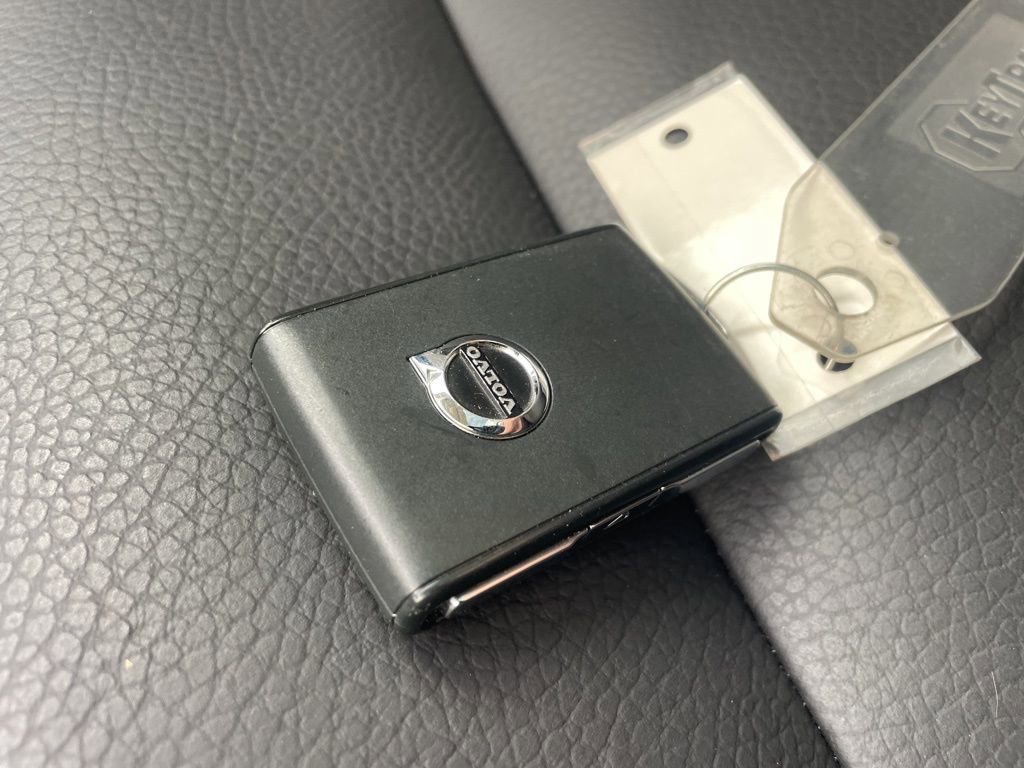 Certified 2023 Volvo XC60 B5 Plus w/ Climate Package image 41