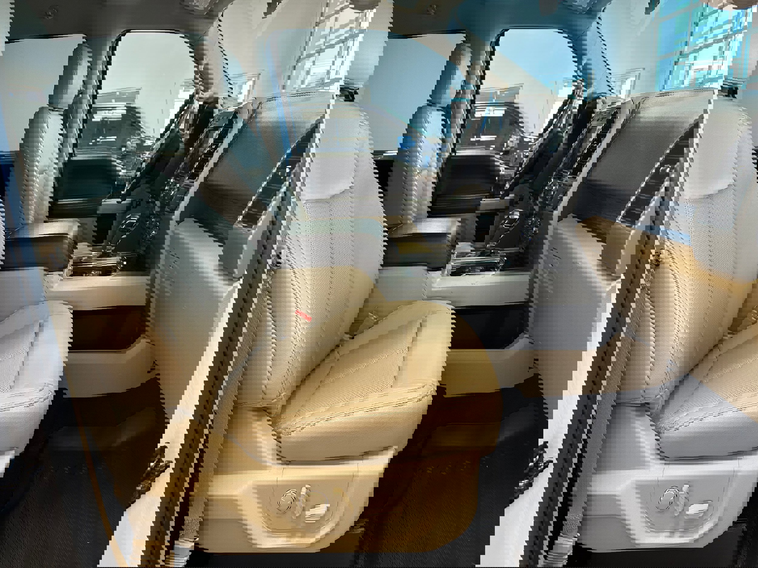 Used 2019 Ford F150 Lariat image 15