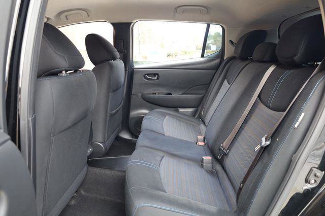 Used 2021 Nissan Leaf SV w/ SV Technology Package FWD image 18