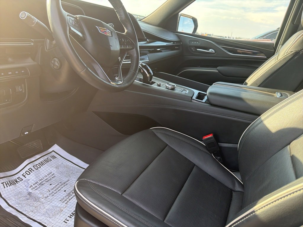 Used 2023 Cadillac Escalade Sport w/ LPO, ONYX Package image 13
