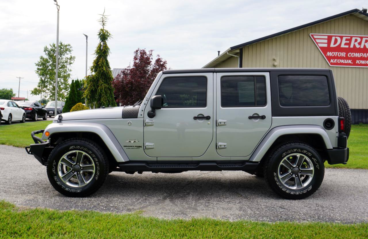 Used 2018 Jeep Wrangler Unlimited Sahara AWD/4WD image 23